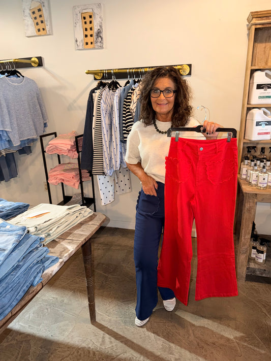 Stretch Mid Rise Scallop Pant